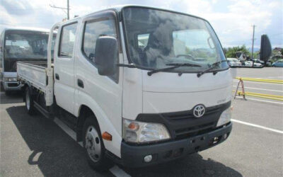 TOYOTA DYNA 2015 white